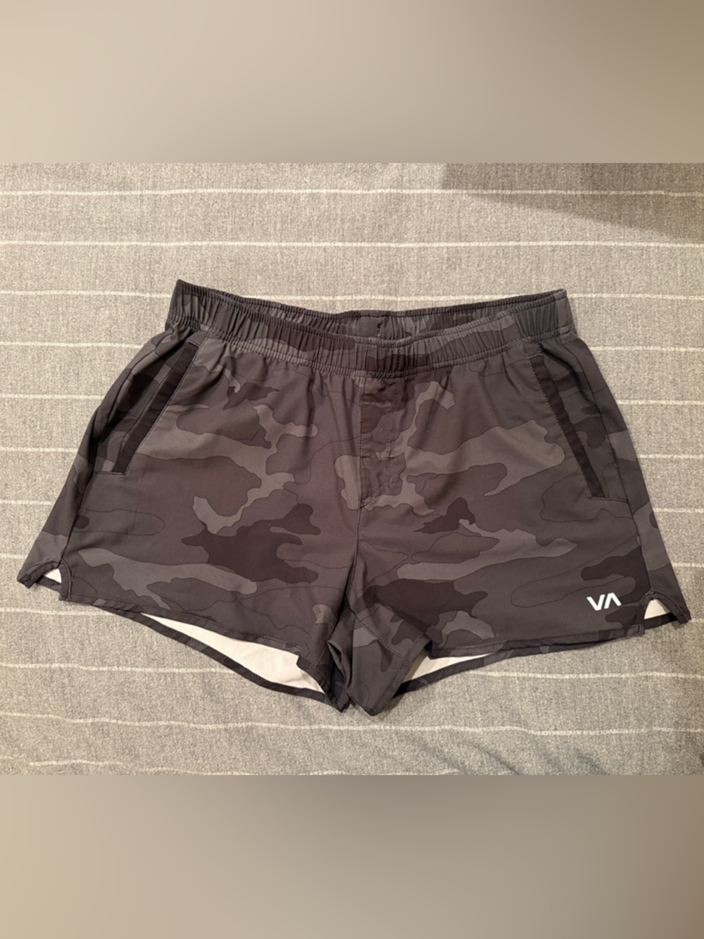 RVCA Women's Dark Camo Athletic Shorts, Size Large - Picture 2 of 6
